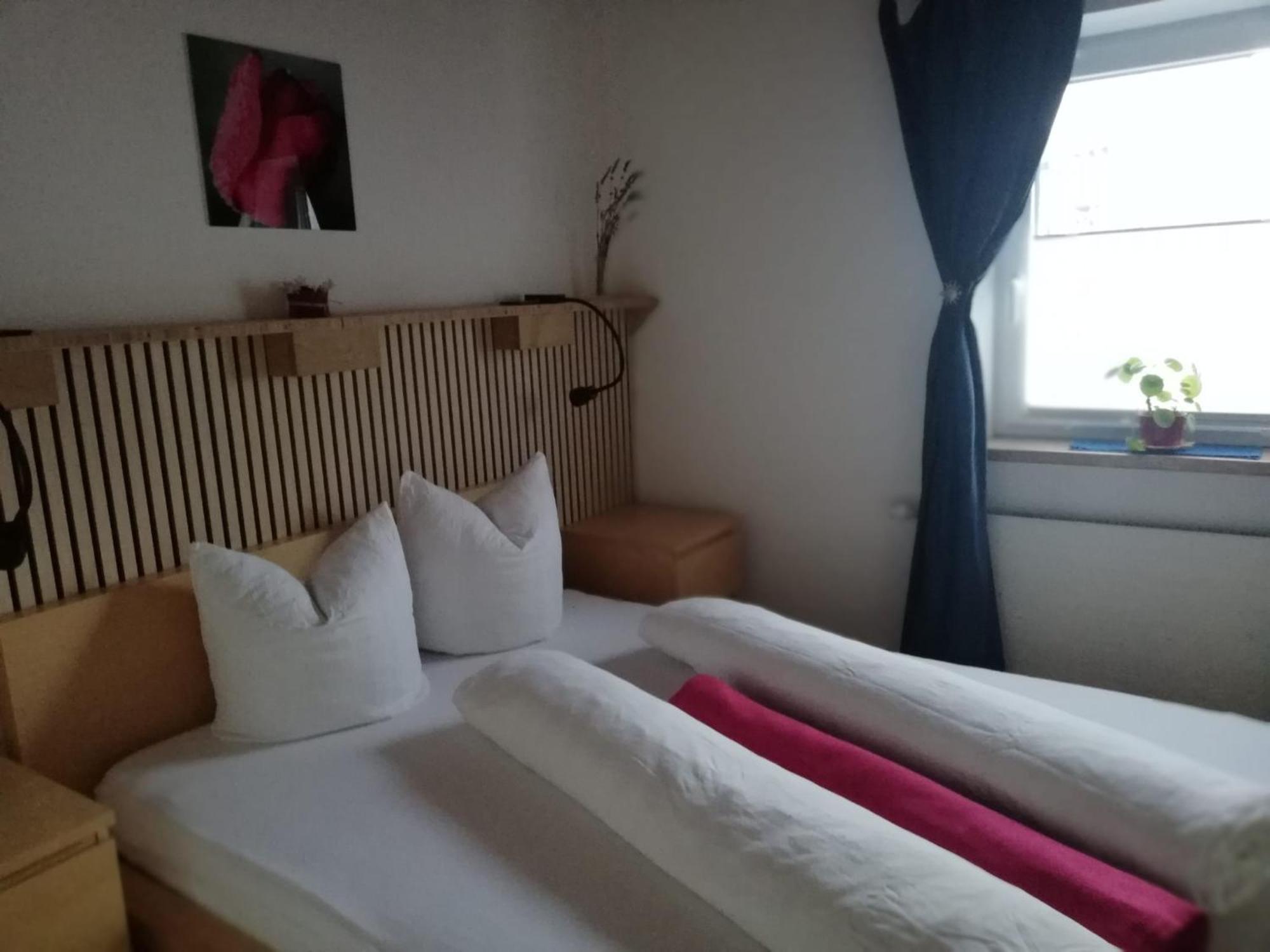 Stylish & Spacious Apartment With Patio Stams Exteriör bild